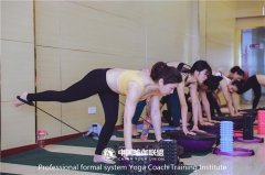 大脑增氧瑜伽教练怎么做到？有这3个体式你也可以！